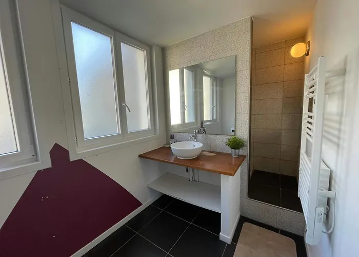 Levasion De - Pres Du Tram - 5 Voyageurs *